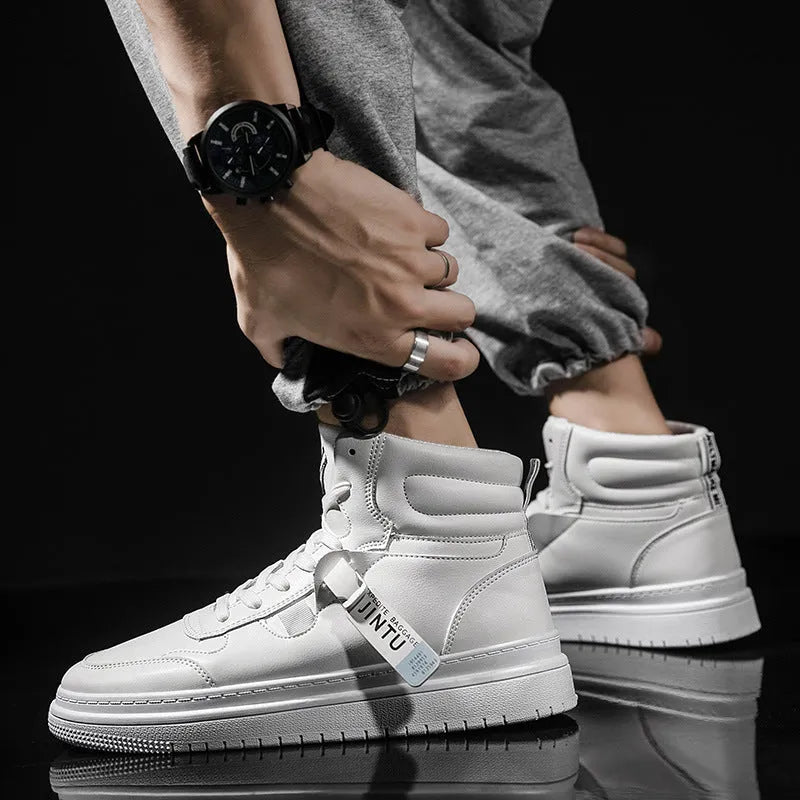 Men's Korean-style short boots in white and black, artificial PU upper, sizes 39 to 44