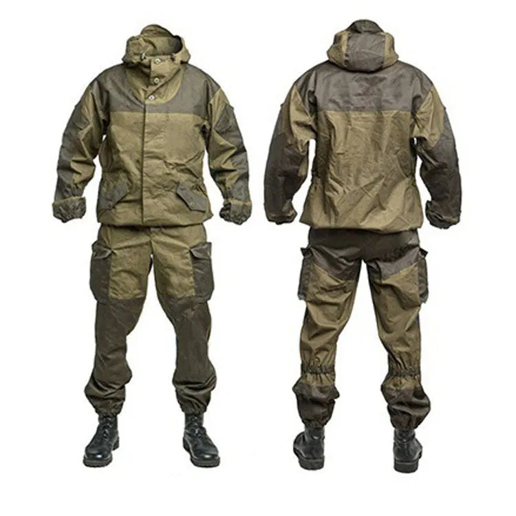Men's olive green Special Forces tactical jacket and trousers set for outdoor sports on a mannequin.