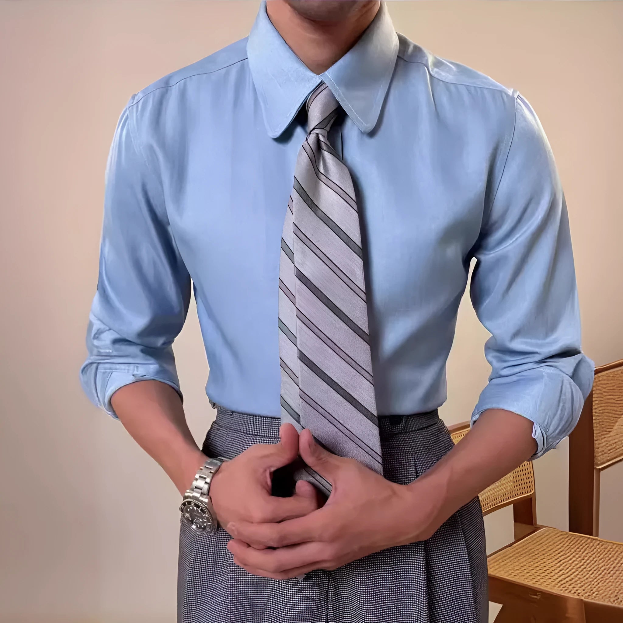 Men's slim fit business shirt with round collar and long sleeves in blue colour options