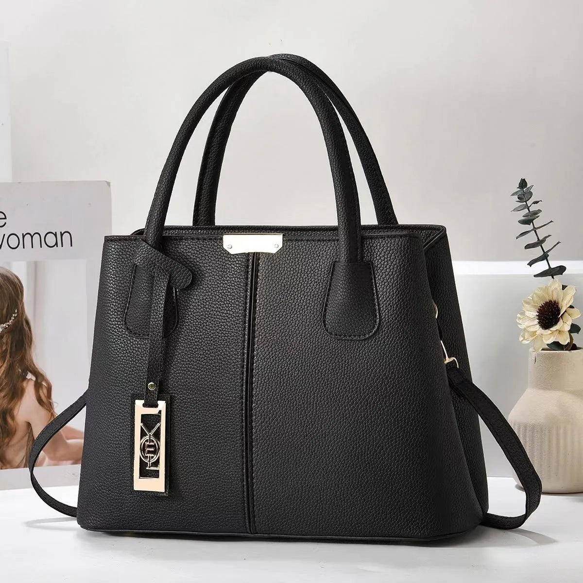 Soft PU large capacity fashion shoulder bag with leather strap in horizontal square shape
