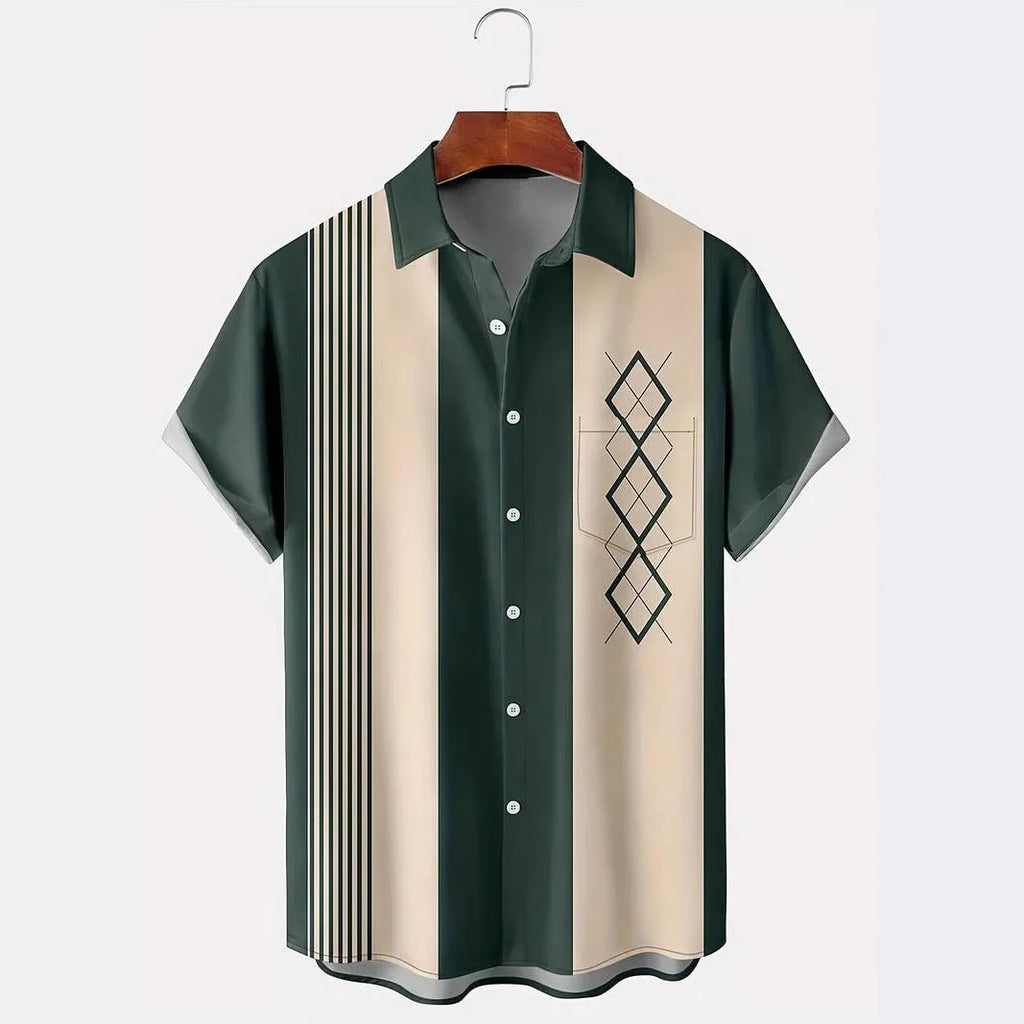Men's loose fit plaid short sleeve shirt with lapel in contrast colours, available in multiple sizes.