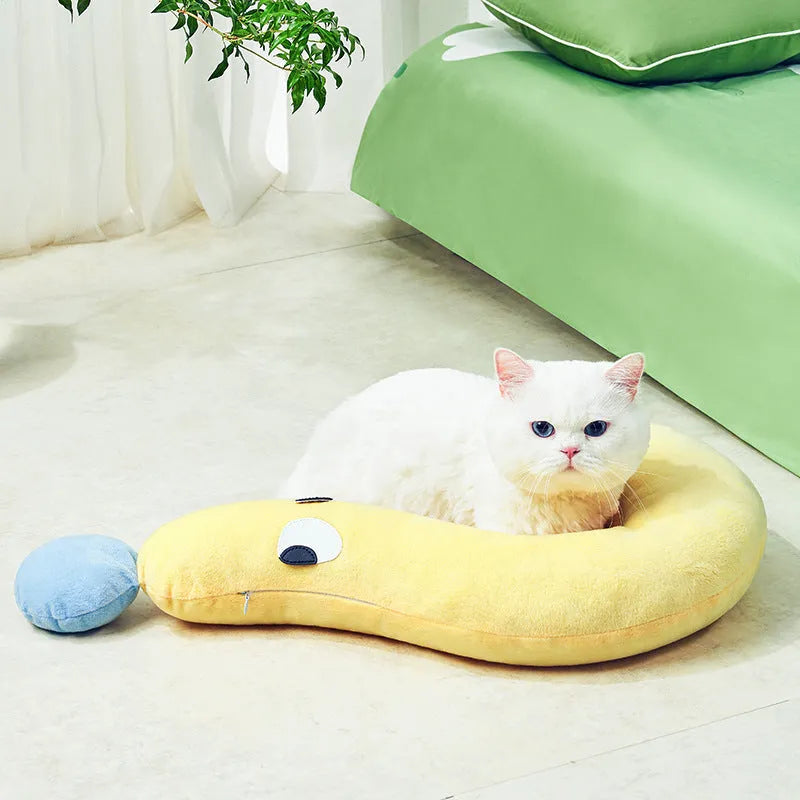 Blue pet sleeping pad measuring 62x39cm for cats and dogs