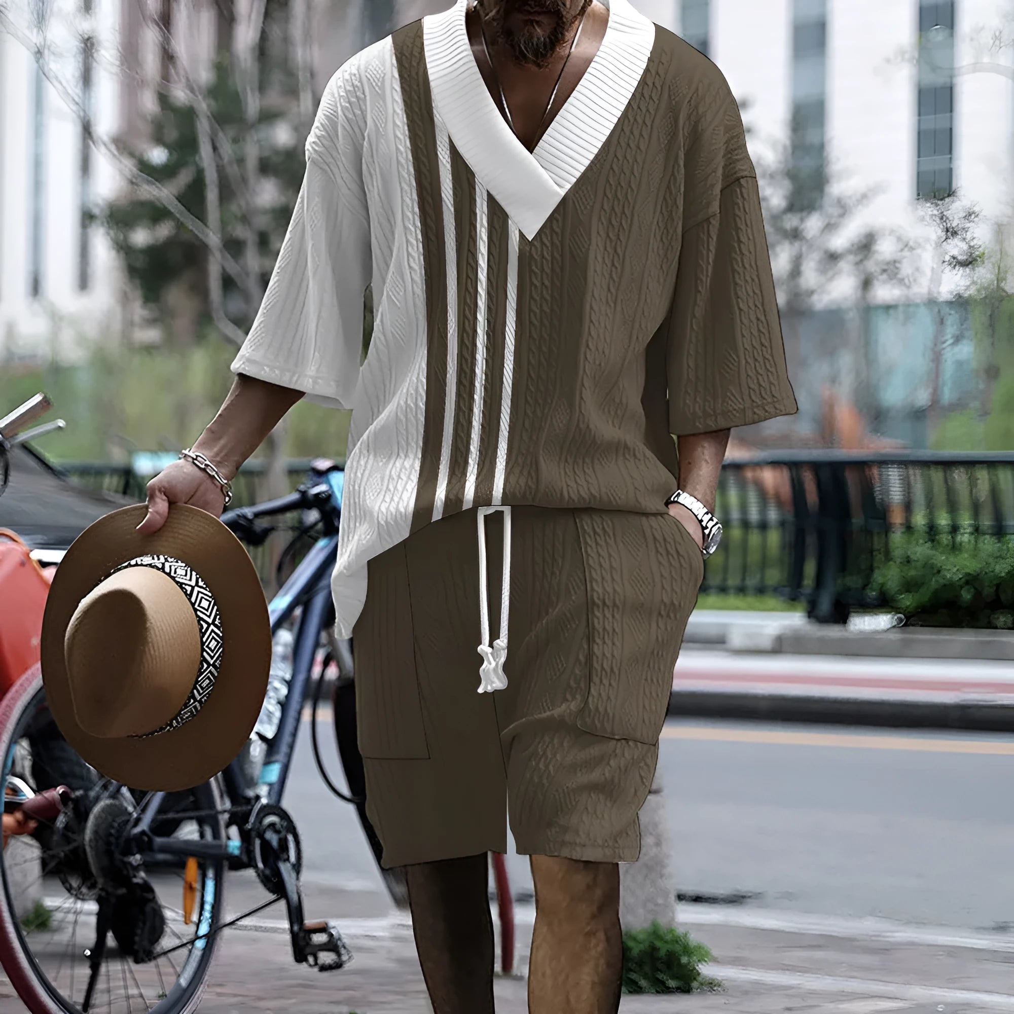 Men's printed knitted shorts suit with drop-shoulder short-sleeve top and matching shorts in chemical fibre blend fabric