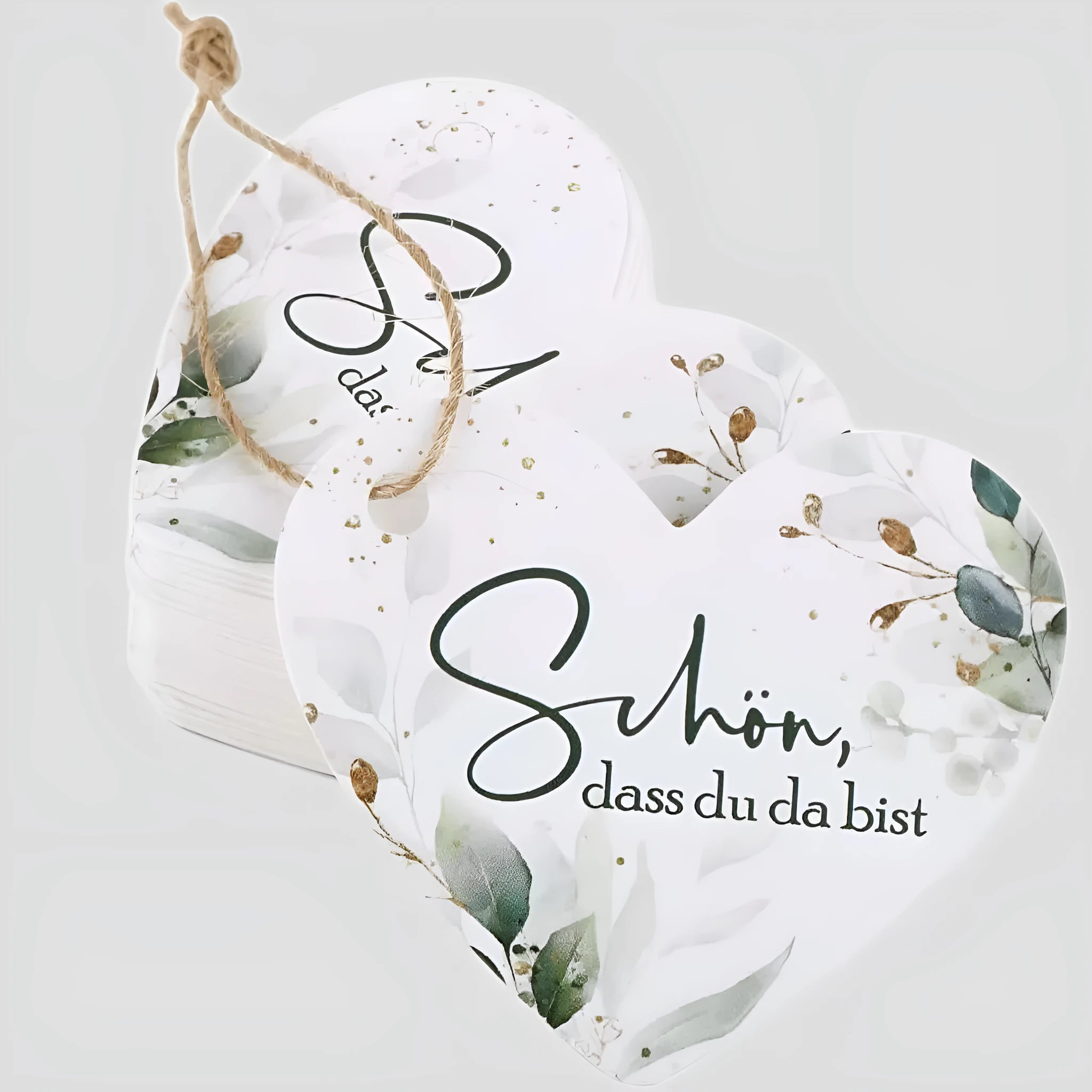Set of 50 flower heart-shaped paper gift tags in two different decorative styles
