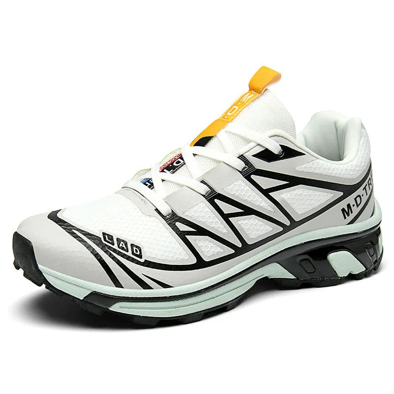 Leisure hiking shoes in khaki colour with round toe and front lace-up design