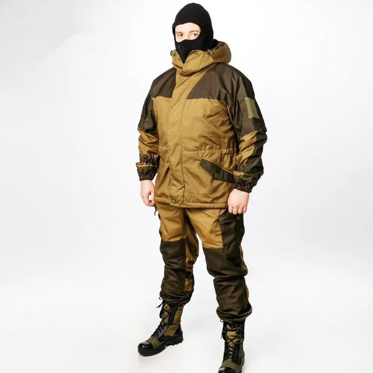Men's olive green Special Forces tactical jacket and trousers set for outdoor sports on a mannequin.