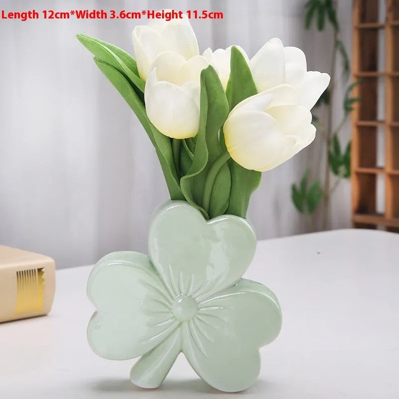 European style white porcelain ceramic vase for desktop decoration in light green colour