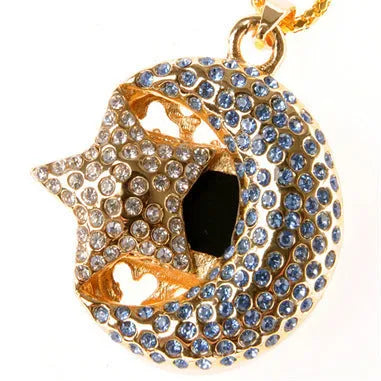 Jewelry Xingyue creative metal USB flash drive on a white background.