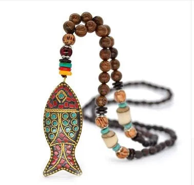 Metal necklace pendant chain with 12 style variations on display