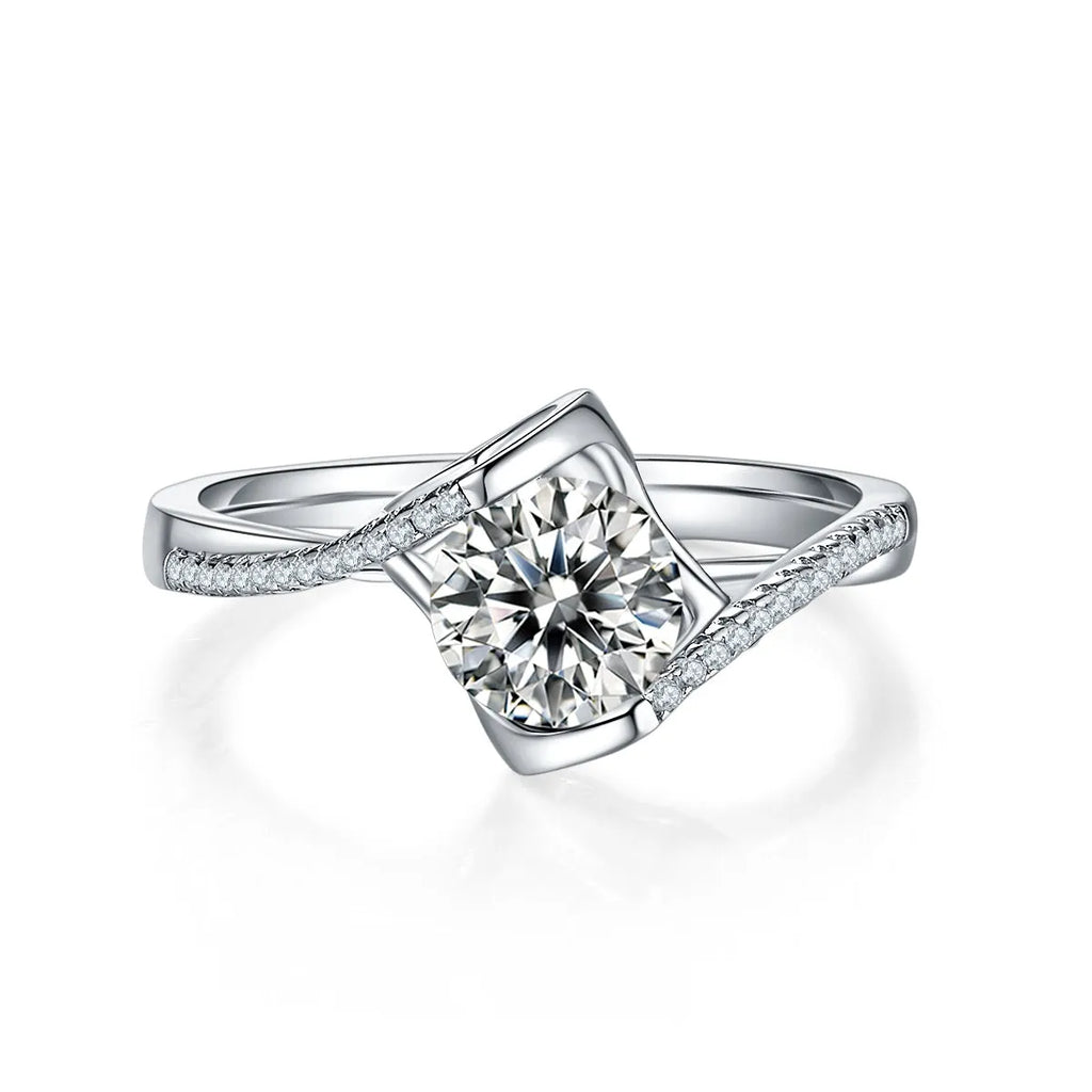 1-carat moissanite wedding ring set on S925 silver with platinum plating, gift box included