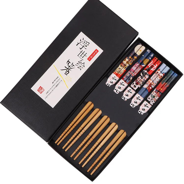 Japanese style bamboo chopsticks with lucky cat cartoon pattern in gift box packaging