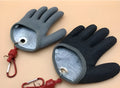 Fish catching gloves in black cut-resistant material for anglers, size M L XL options