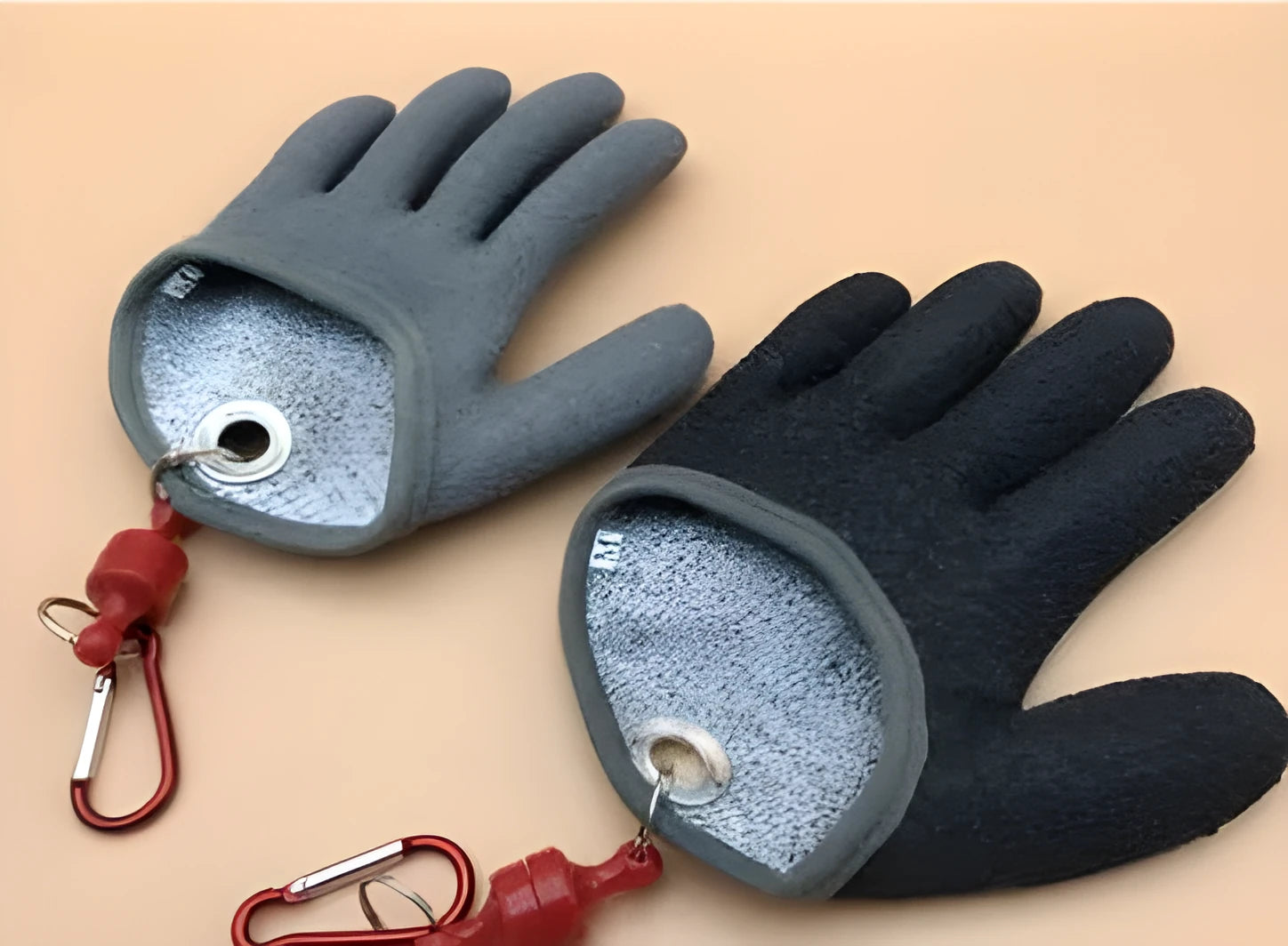 Fish catching gloves in black cut-resistant material for anglers, size M L XL options