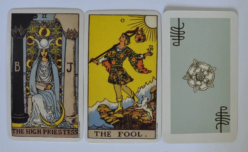 78-card tarot deck with 49x49cm flannel tablecloth in colour box