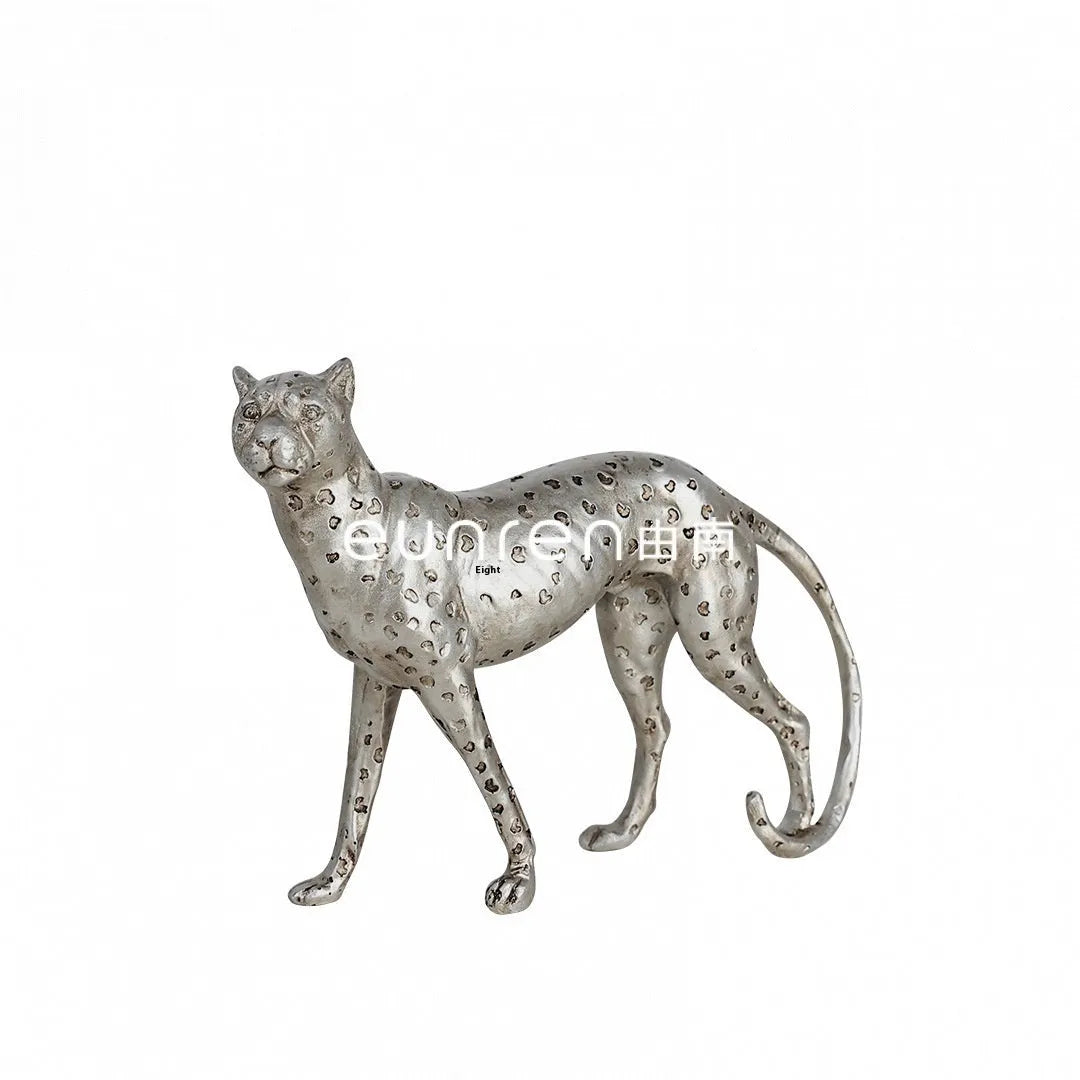 Leopard resin home ornament in American leopard colour with modern design