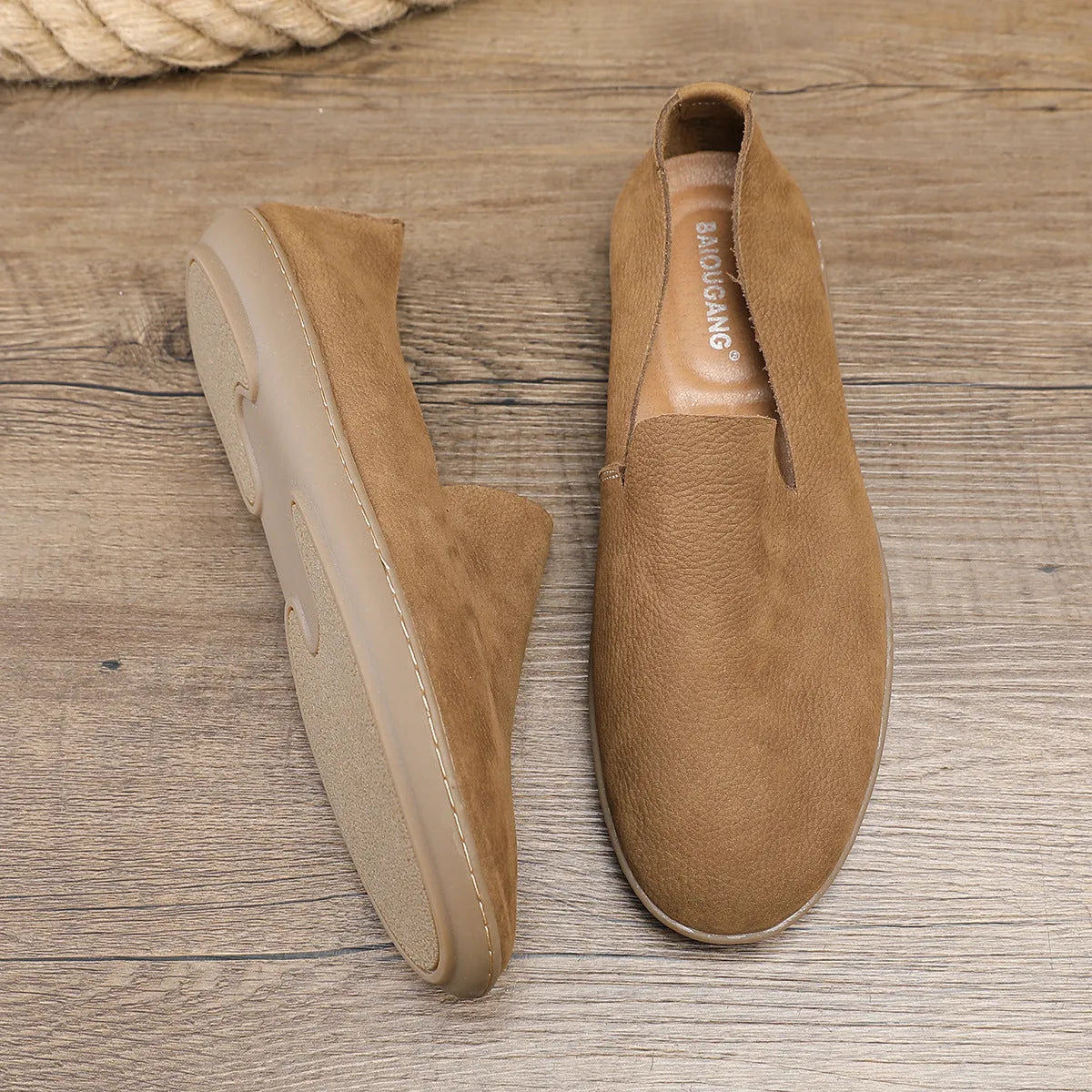 Handmade men's low-top shoes in khaki cowhide with a flat wedge heel and rubber sole.