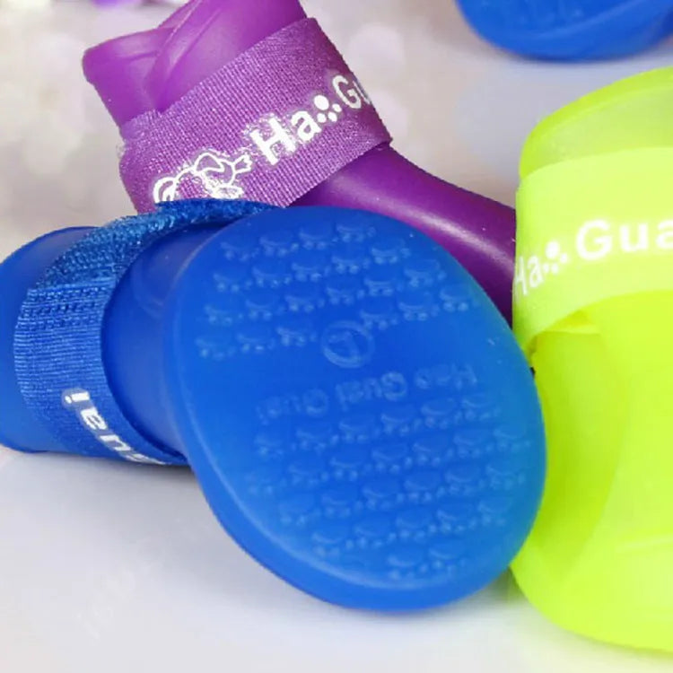Soft non-slip silicone pet rain boots for dogs in five colours, with rubber upper and textured sole