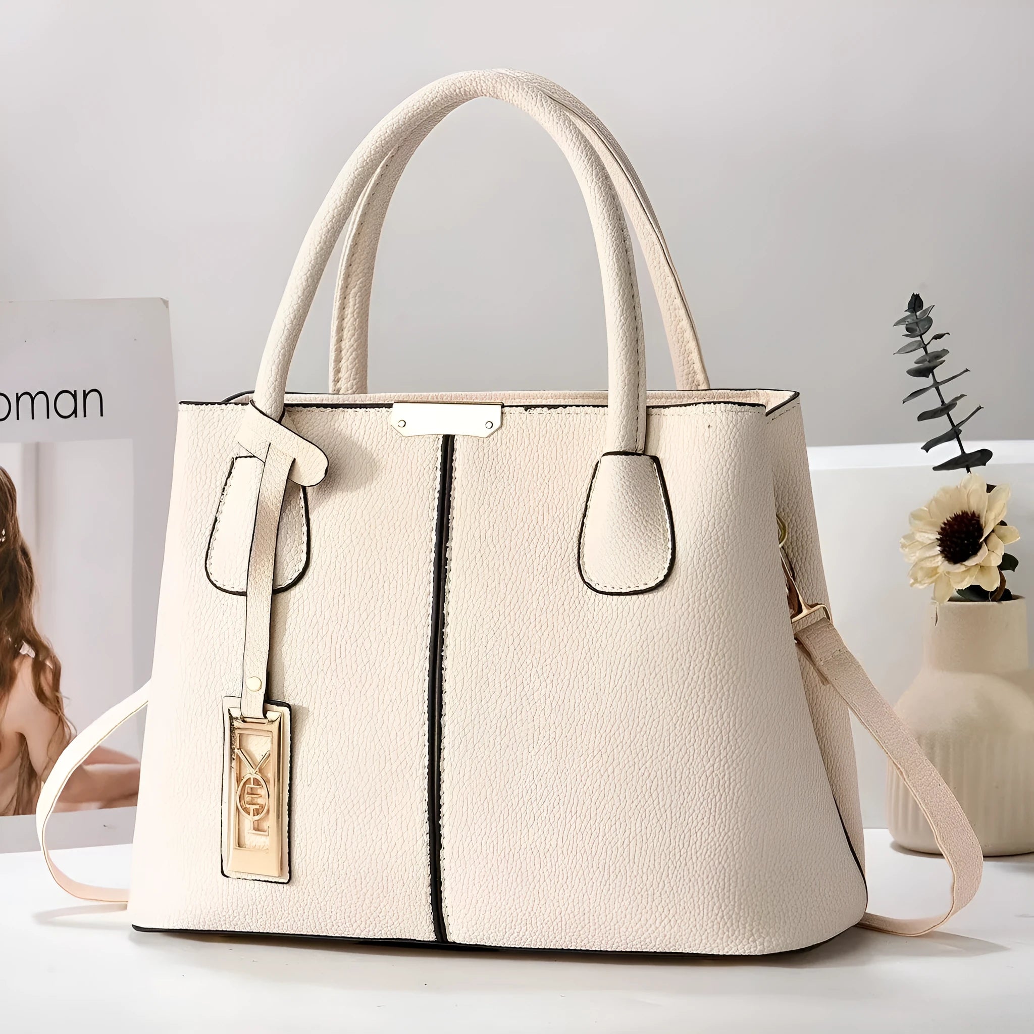 Soft PU large capacity fashion shoulder bag with leather strap in horizontal square shape