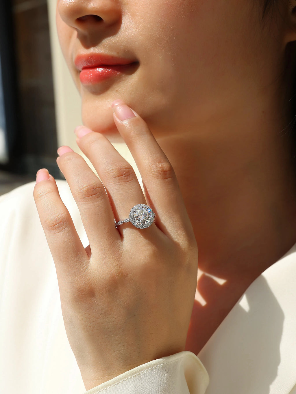 3 carat moissanite wedding ring set on S925 silver with platinum plating and GRA certificate