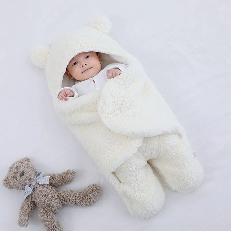 Thickened anti-shock out baby quilt in khaki with lamb velvet outer, 100% cotton inner, 45x78cm size for newborn sleeping bag use