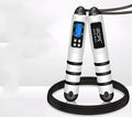 White digital counting skipping rope with PVC wire and display handle for children and adult fitness