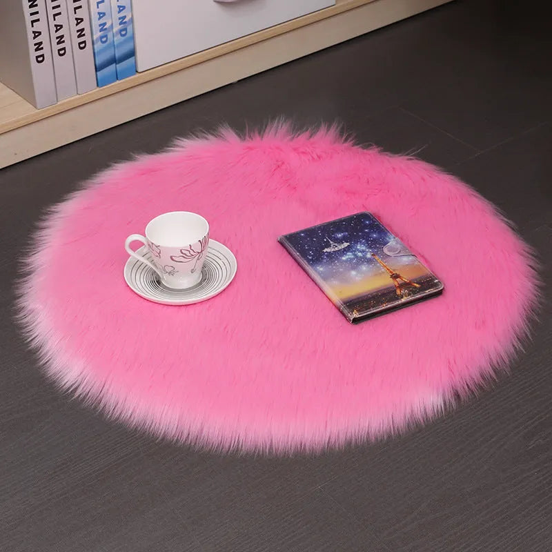 Round plush carpet floor mat in light grey, machine-woven, 50cm diameter suitable for living room