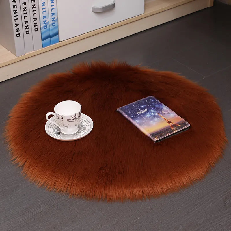 Round plush carpet floor mat in light grey, machine-woven, 50cm diameter suitable for living room
