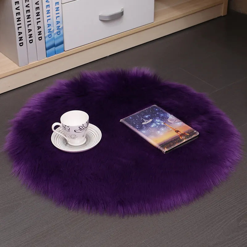 Round plush carpet floor mat in light grey, machine-woven, 50cm diameter suitable for living room