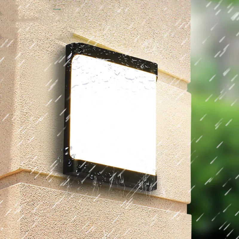 IP65 outdoor LED wall light with aluminium housing measuring 200x160mm