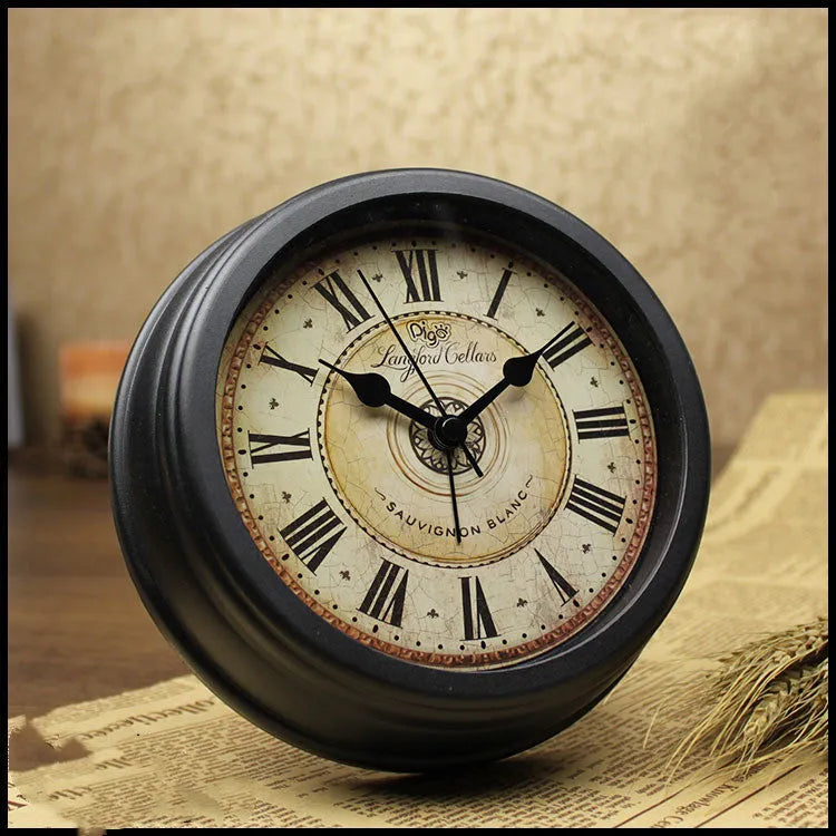 European style retro desk clock with round plastic shell and silent alarm functionality