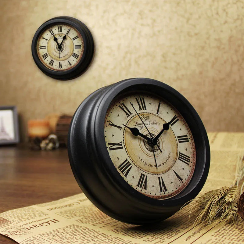 European style retro desk clock with round plastic shell and silent alarm functionality