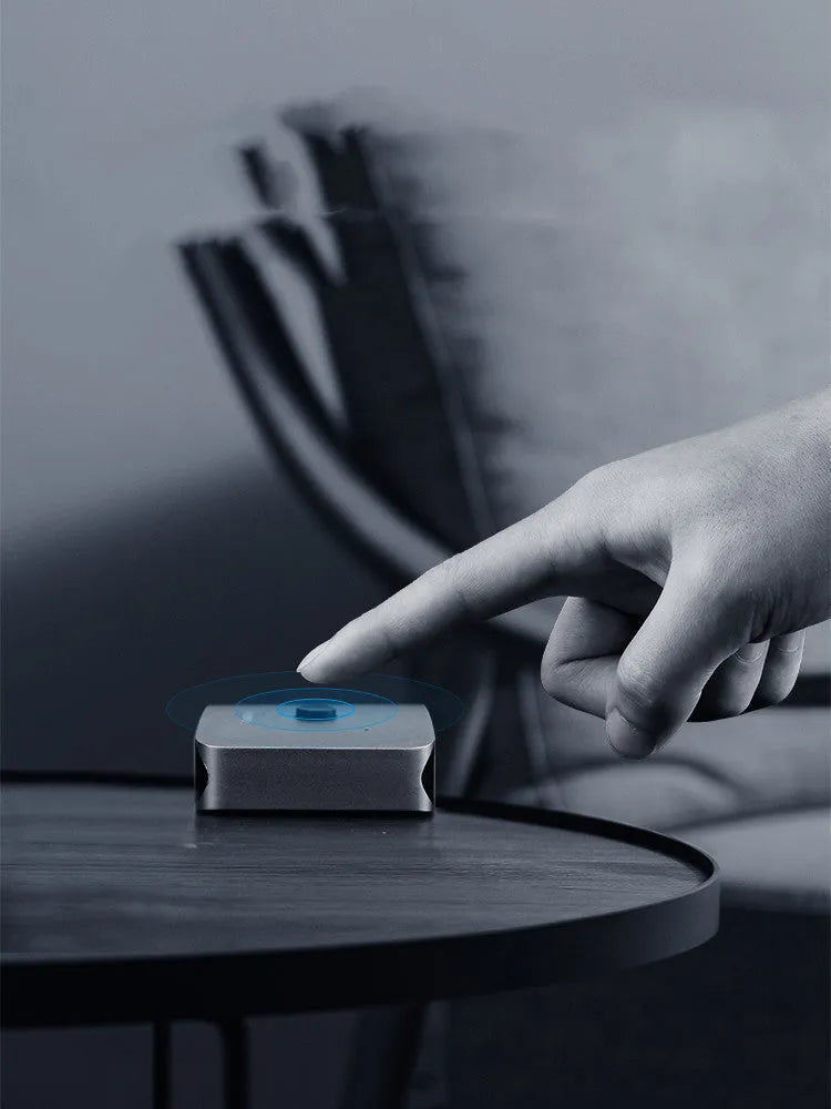 Grey Haibeisi HDMI 1.2 switcher device for splitting one video source to two monitors or TVs.