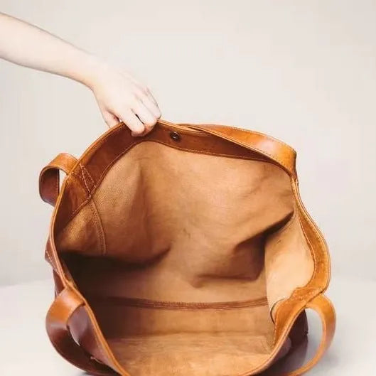 Large capacity oil wax PU tote bag for women in retro style, 40x13x32cm, brown colour