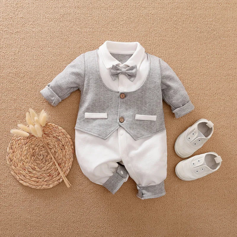 Baby boy in a long-sleeved cotton gentleman-style romper jumpsuit for spring and autumn.