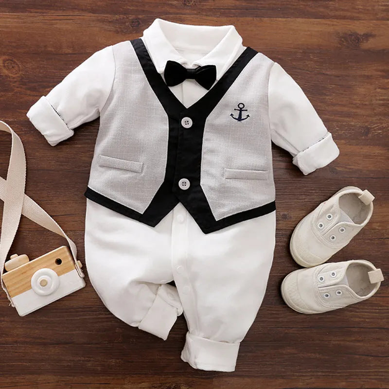 Baby boy in a long-sleeved cotton gentleman-style romper jumpsuit for spring and autumn.