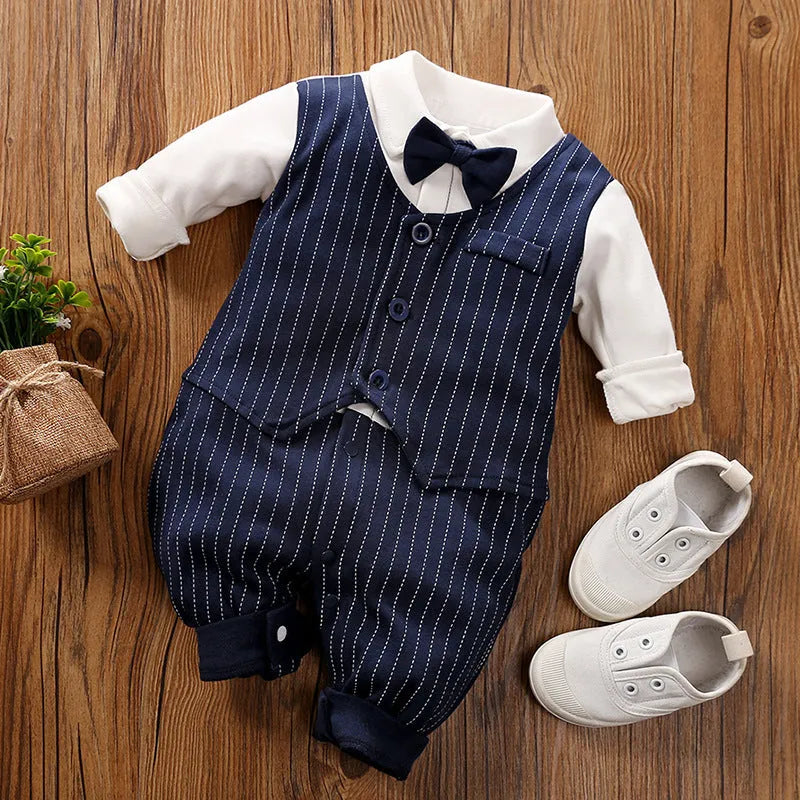 Baby boy in a long-sleeved cotton gentleman-style romper jumpsuit for spring and autumn.
