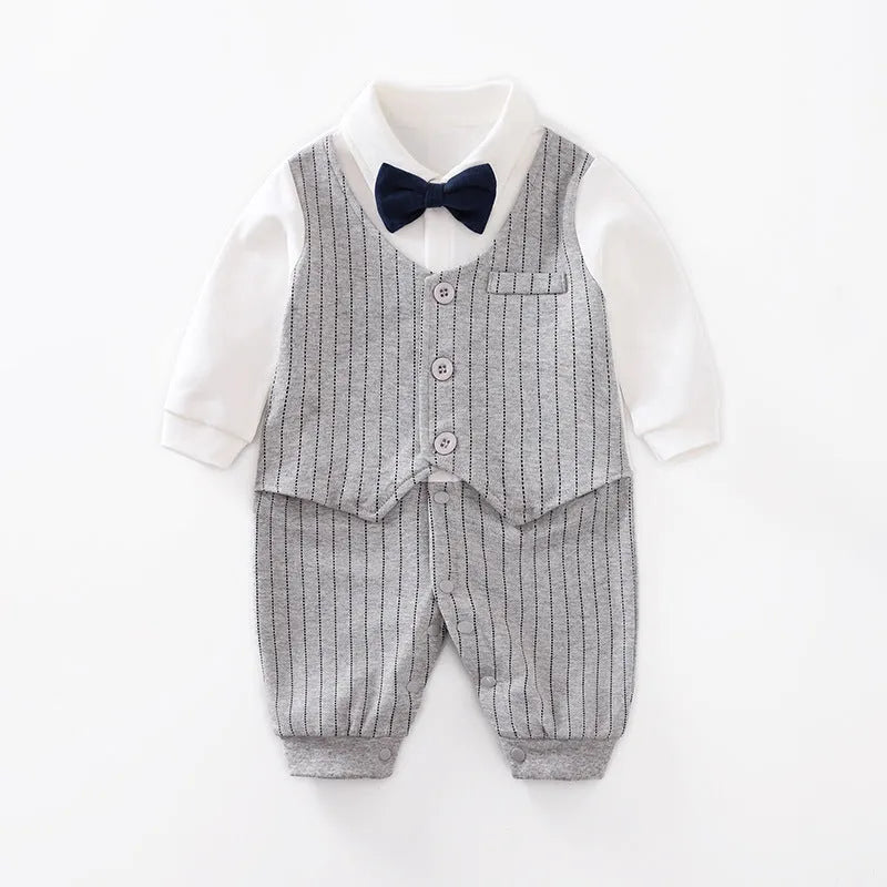 Baby boy in a long-sleeved cotton gentleman-style romper jumpsuit for spring and autumn.