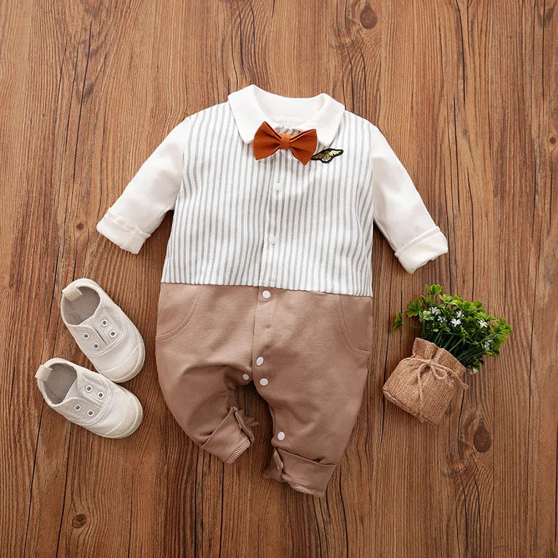 Baby boy in a long-sleeved cotton gentleman-style romper jumpsuit for spring and autumn.