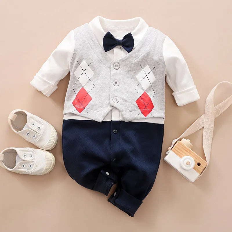Baby boy in a long-sleeved cotton gentleman-style romper jumpsuit for spring and autumn.