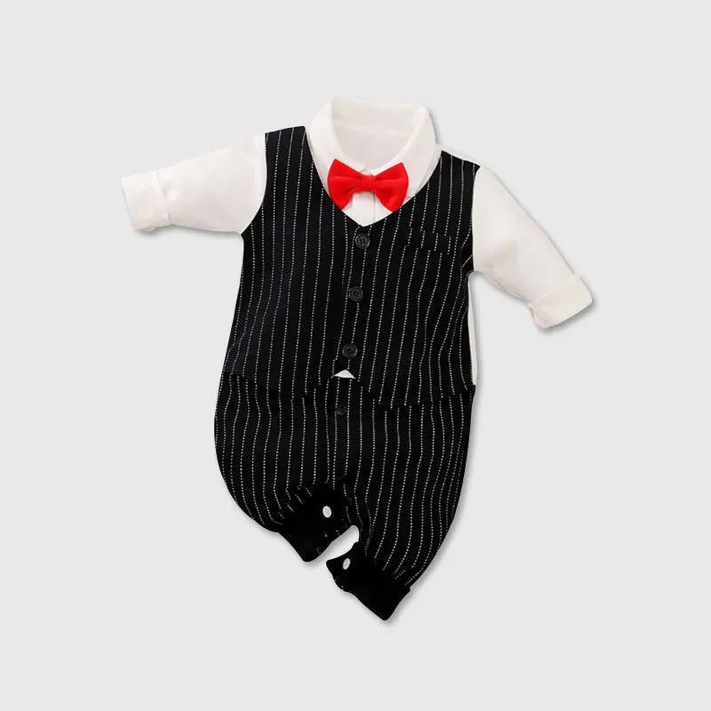 Baby boy in a long-sleeved cotton gentleman-style romper jumpsuit for spring and autumn.
