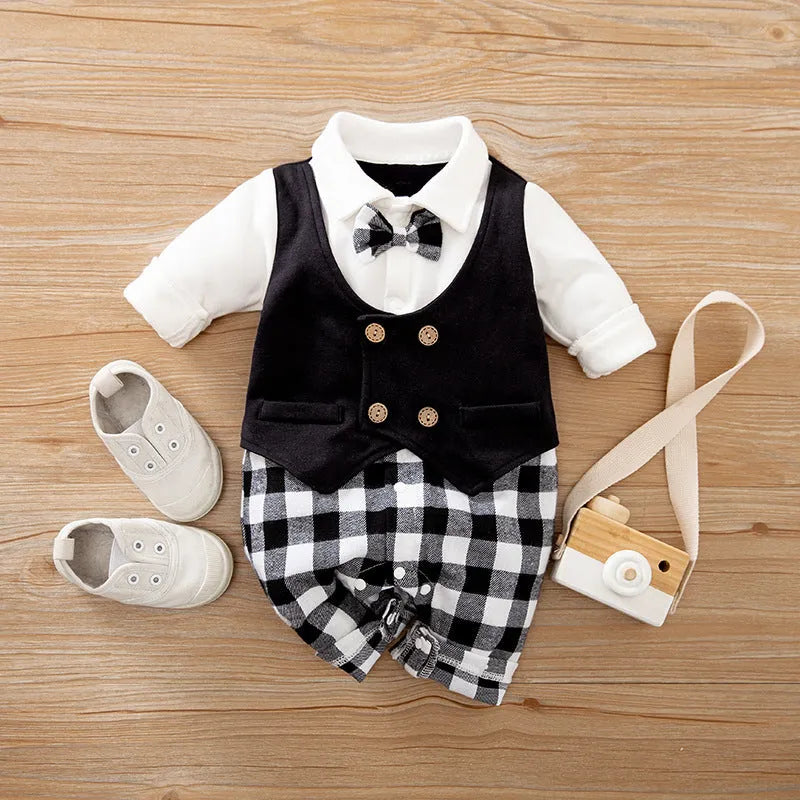 Baby boy in a long-sleeved cotton gentleman-style romper jumpsuit for spring and autumn.