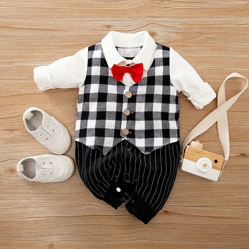 Baby boy in a long-sleeved cotton gentleman-style romper jumpsuit for spring and autumn.
