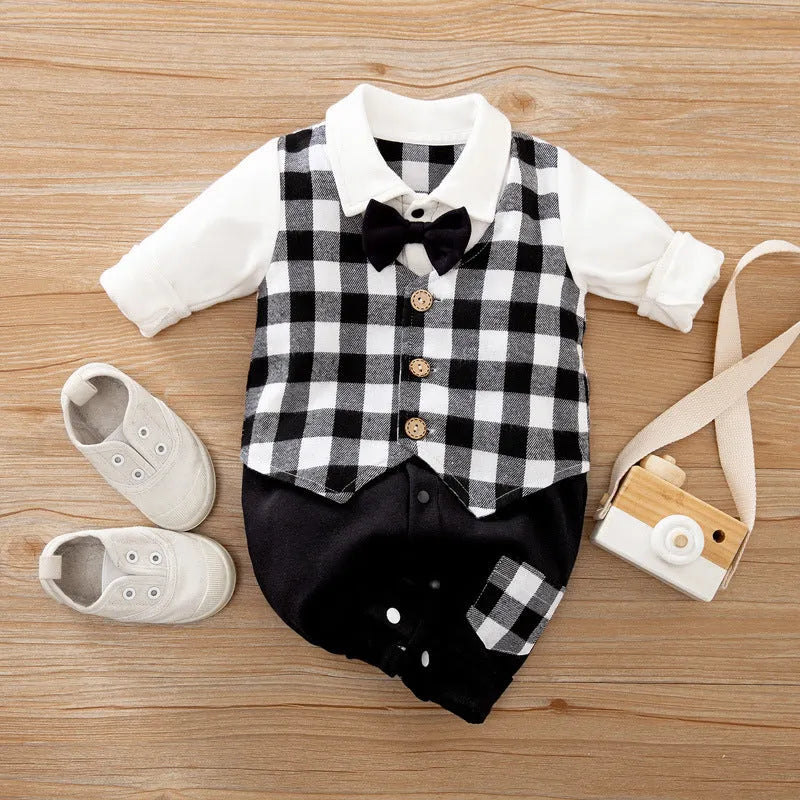Baby boy in a long-sleeved cotton gentleman-style romper jumpsuit for spring and autumn.