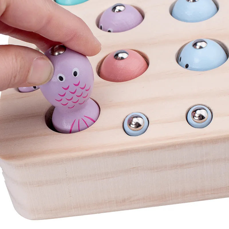 Children's wooden fishing catch insect game brain toy made of pine wood with water-based paint, 18 x 17.5 x 6 cm