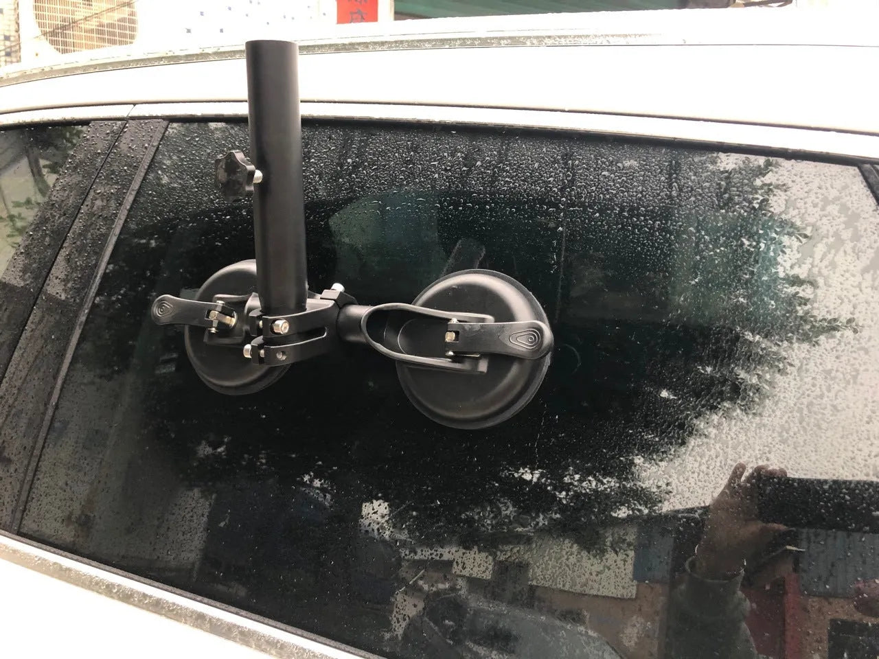 Black off-road car sucker base with round suction cup for vehicle window mounting