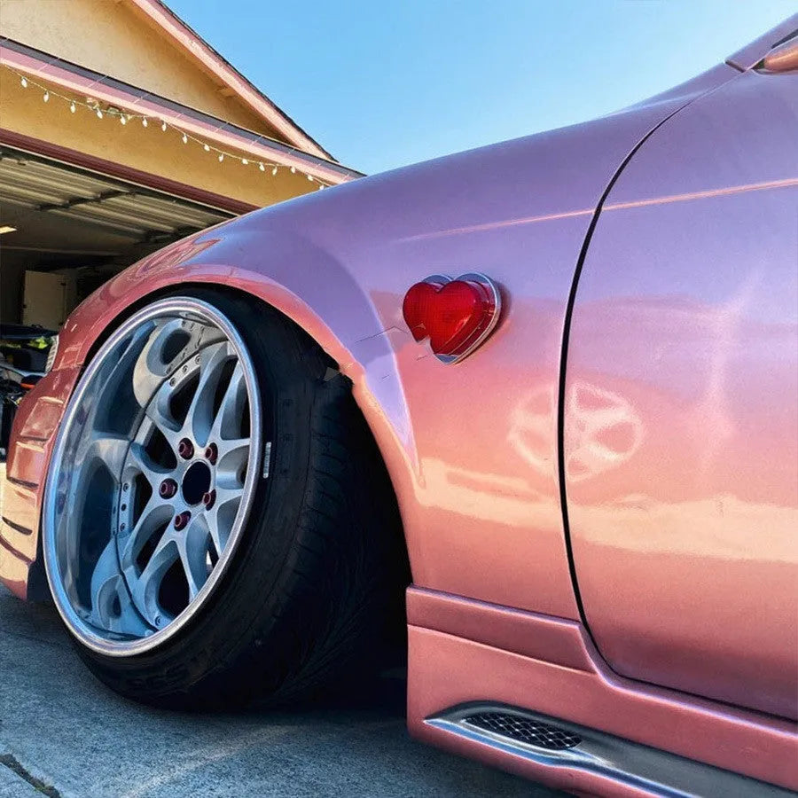 Japanese-style heart-shaped red LED car sidelight for fender mounting