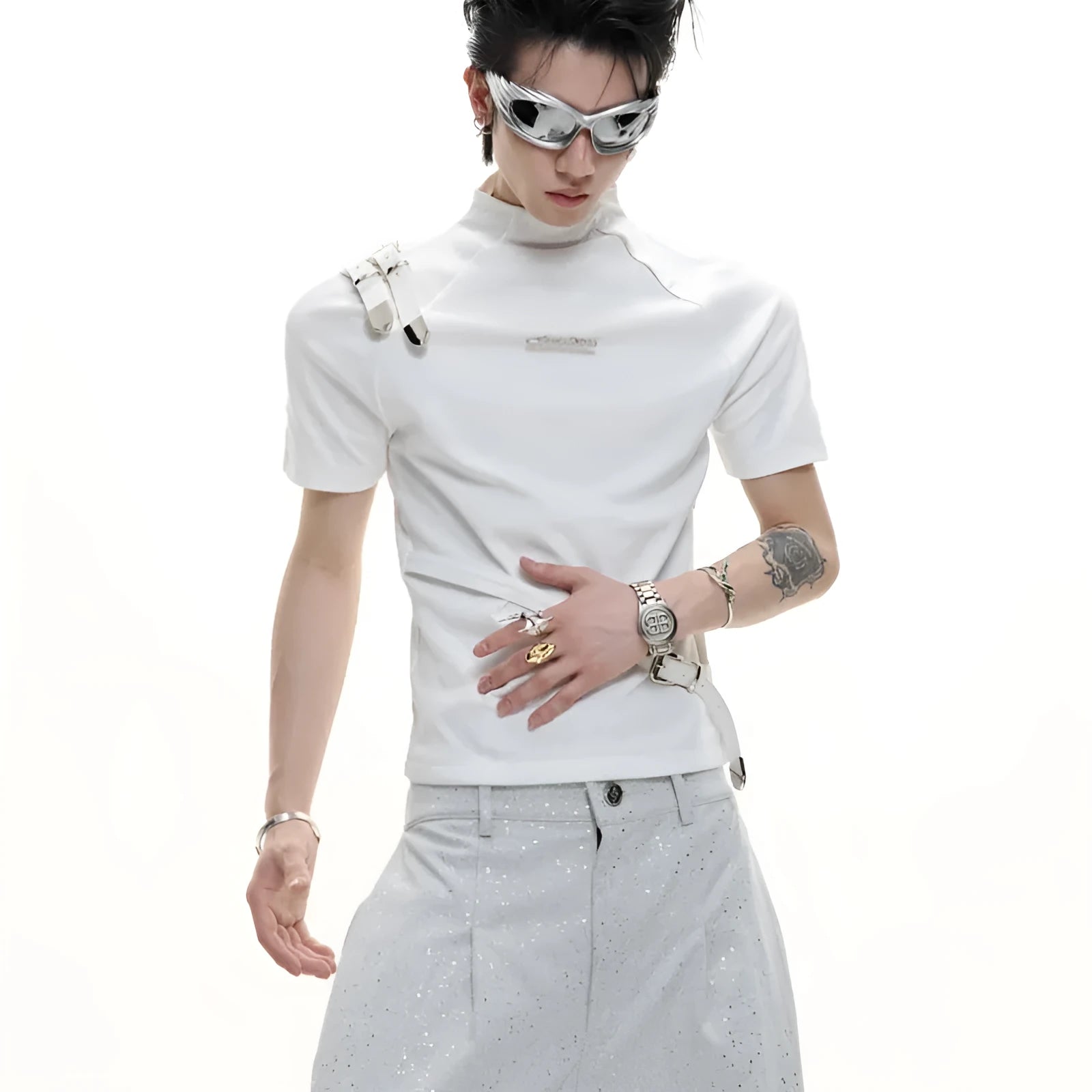 Men's slim fit cotton T-shirt with metal belt design and small stand-up collar in black and white colours