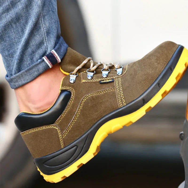Bronze cow suede safety shoes with steel toe cap and non-slip sole pattern