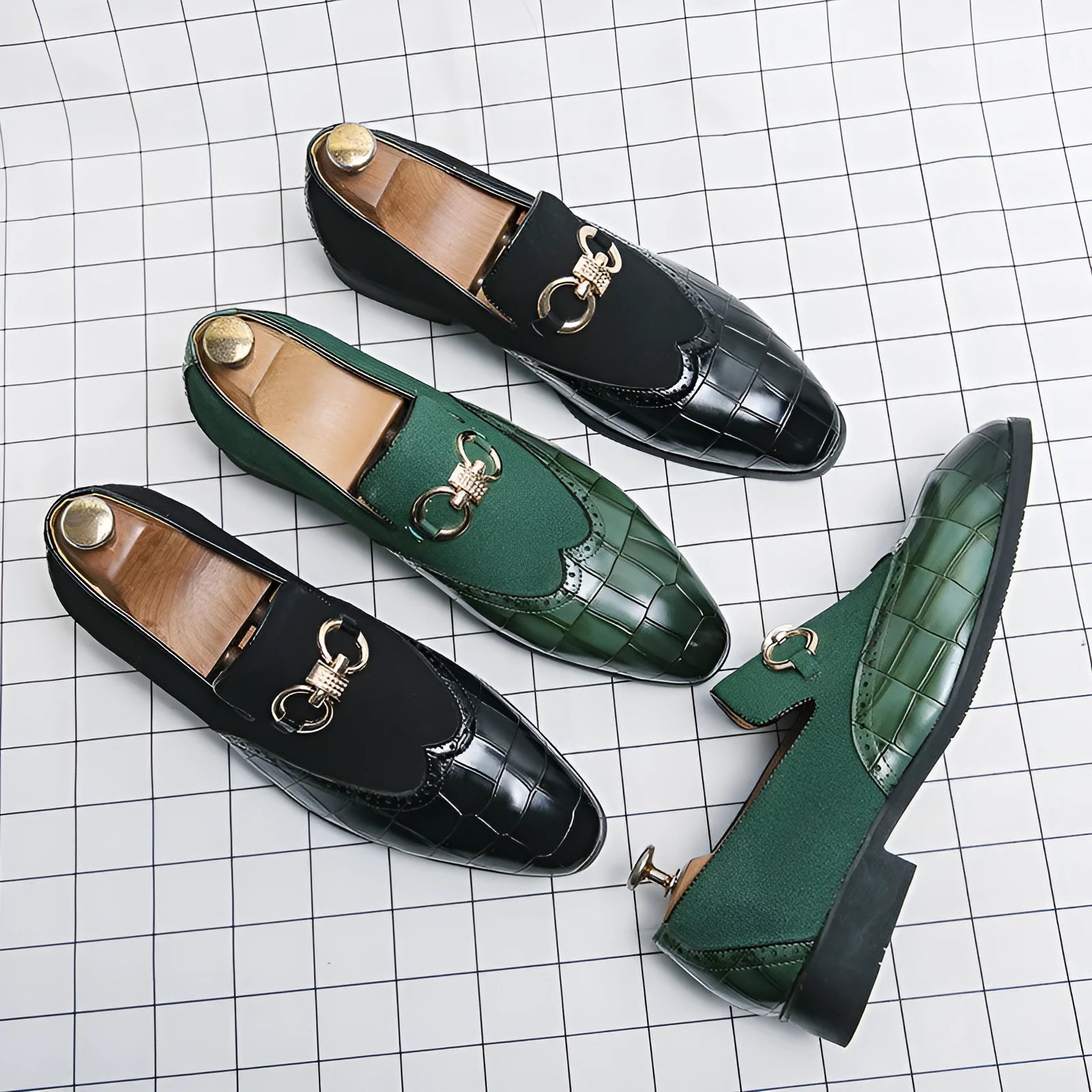 Men's black Korean style casual shoes with pointed toe and sewing line detailing on artificial PU upper