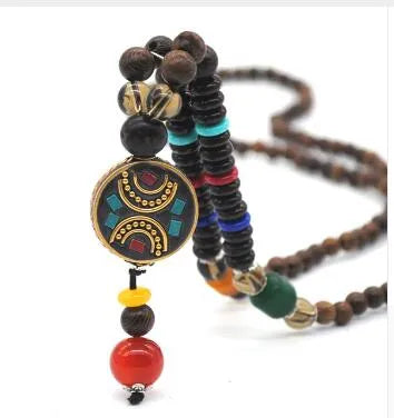 Metal necklace pendant chain with 12 style variations on display